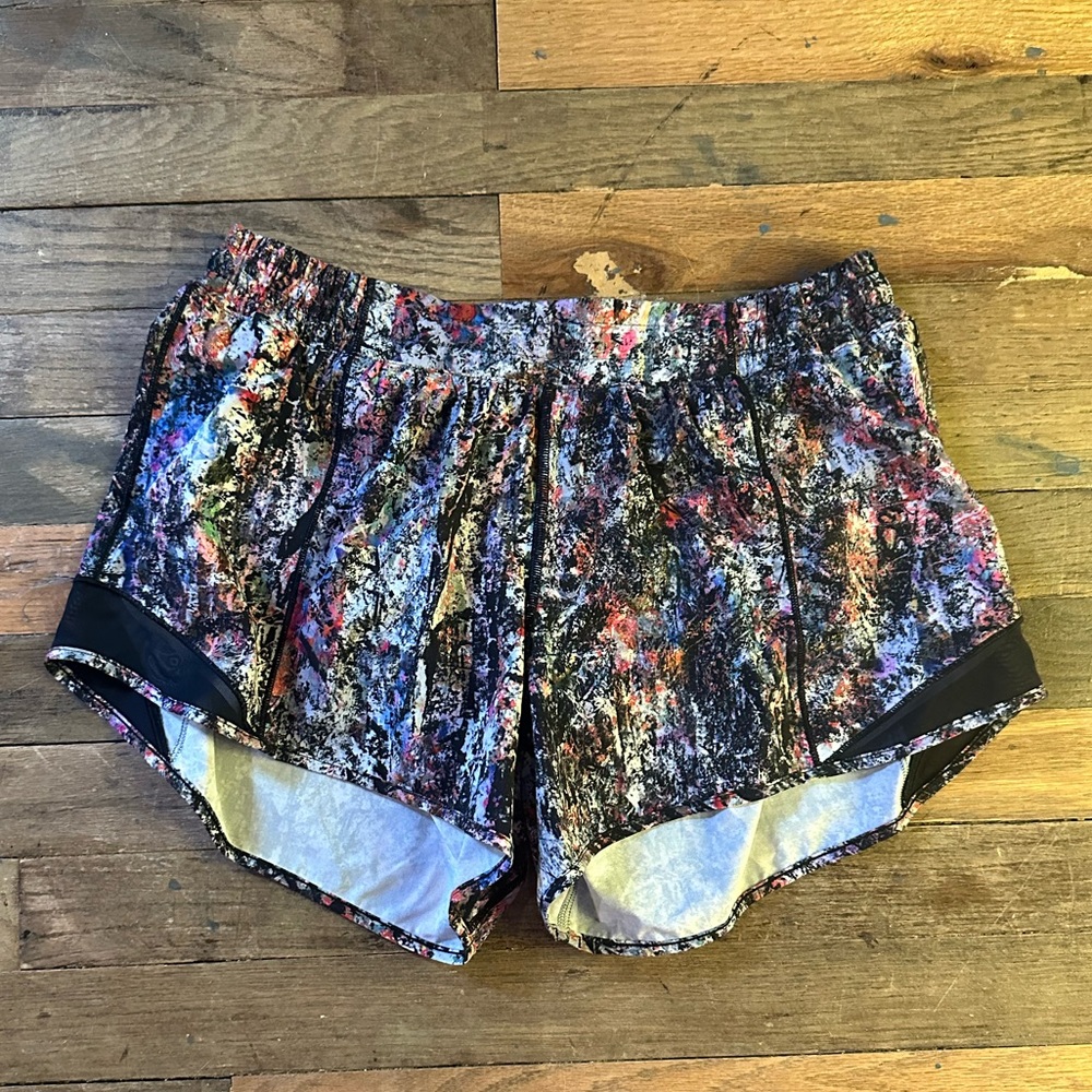 Lululemon LR Hotty Hot Short 4” - Size 10